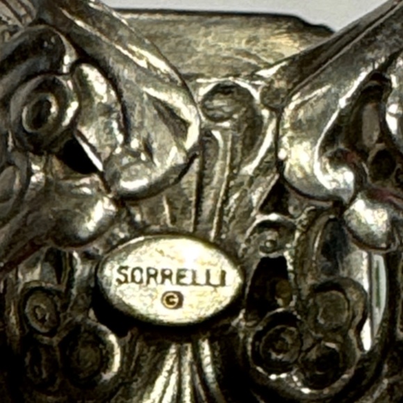 Sorrelli Adjustable Silver Ring with Vibrant Green Stone - Picture 5 of 5